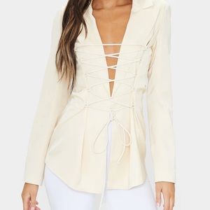 Pretty Little thing:Lace Front Fitted Blazer